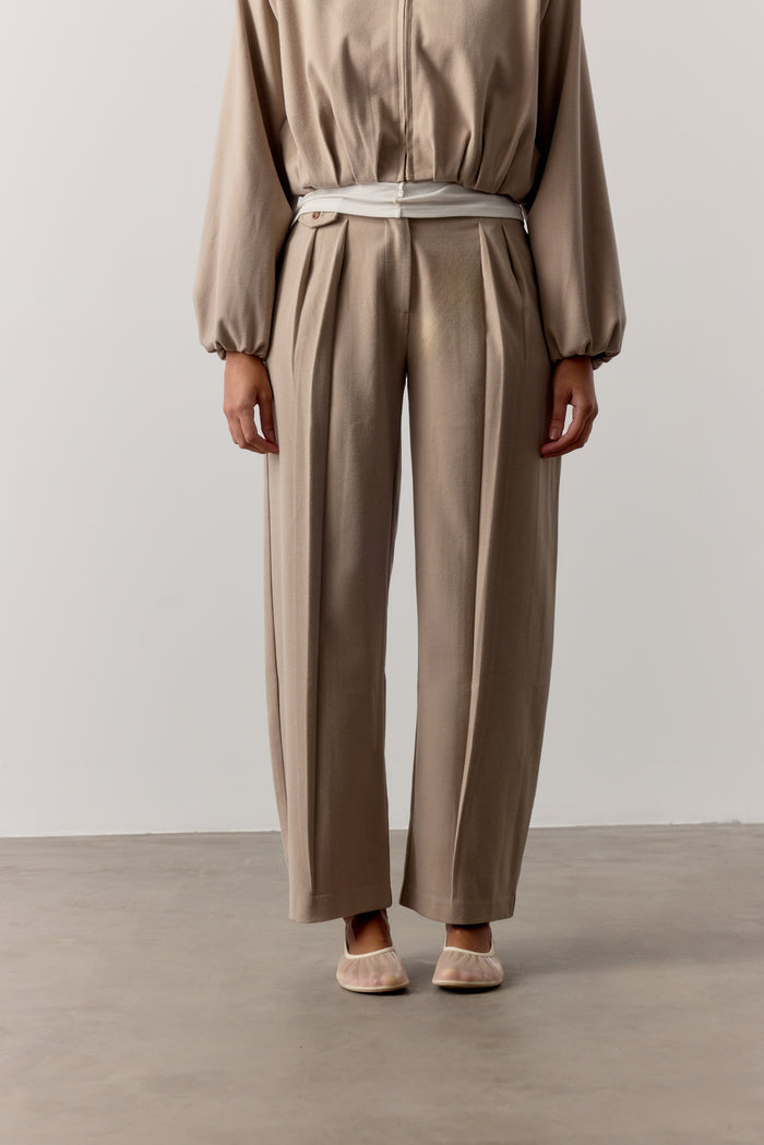 BARREL LEG SMART TROUSERS - BEIGE