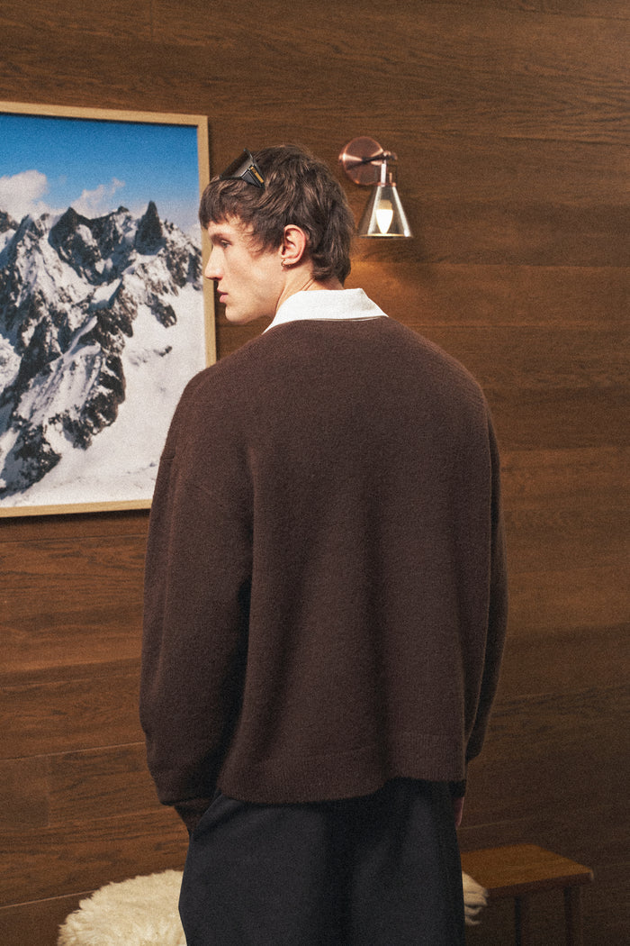 CONTRAST COLLAR KNIT CREW - BROWN