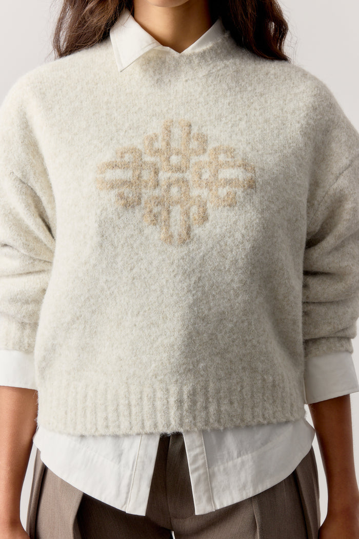 CONTRAST EMBLEM KNIT CREW - BEIGE