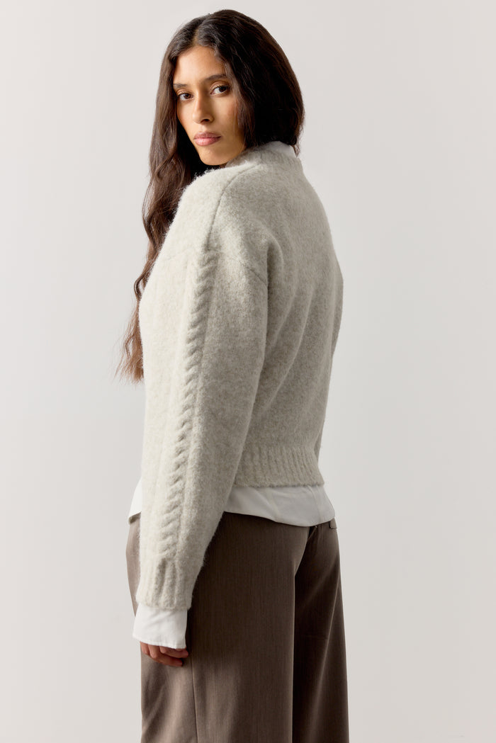 CONTRAST EMBLEM KNIT CREW - BEIGE