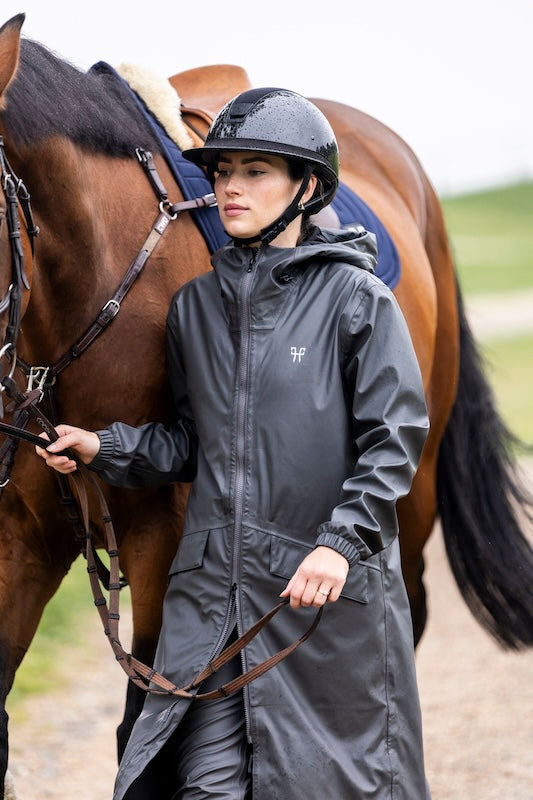 Long Raintech | Iron | Veste imperméable d'équitation longue femme| Horse Pilot