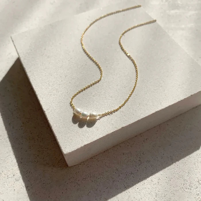 Mini Pearl Necklace - Gold - Jewellery - Saint Valentine