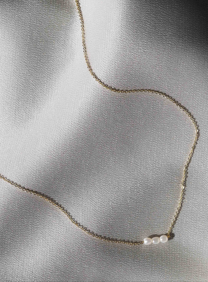 Mini Pearl Necklace - Gold - Jewellery - Saint Valentine