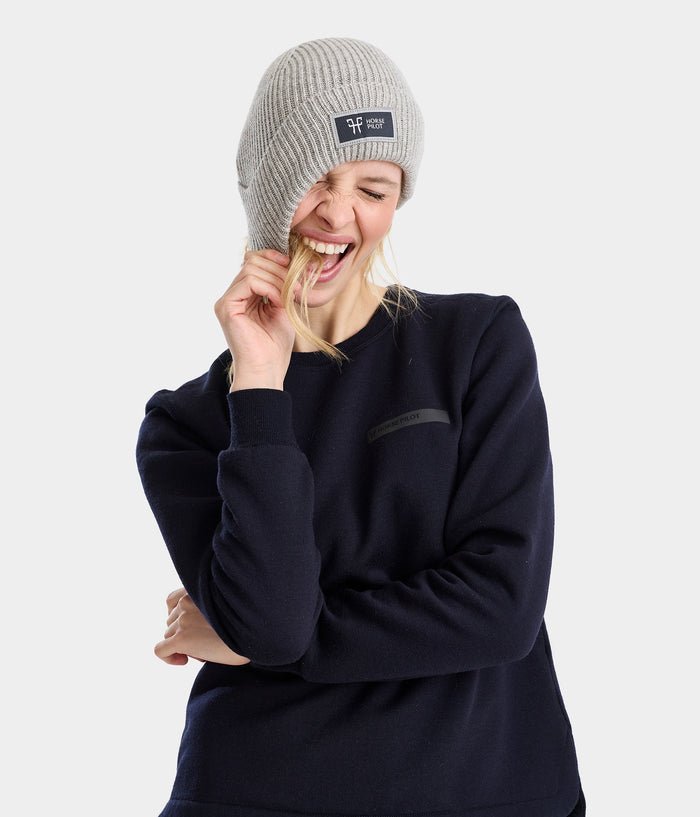 Rider Beanie | Wind Grey | Bonnet d'équitation en laine unisexe| Horse Pilot