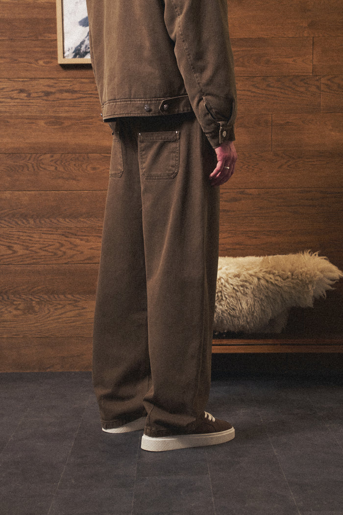 WASHED TWILL BARREL LEG PANTS - BROWN