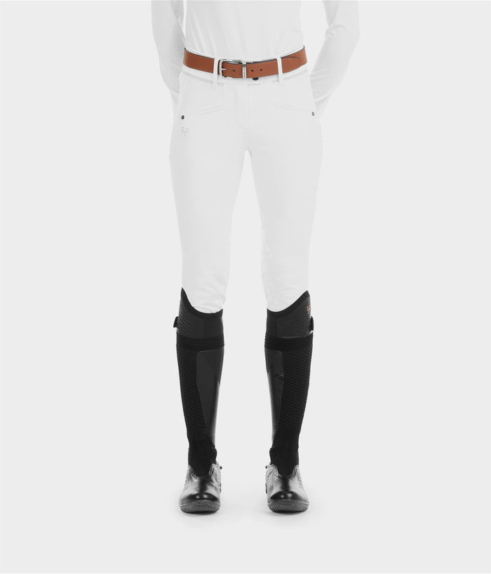 White / 32