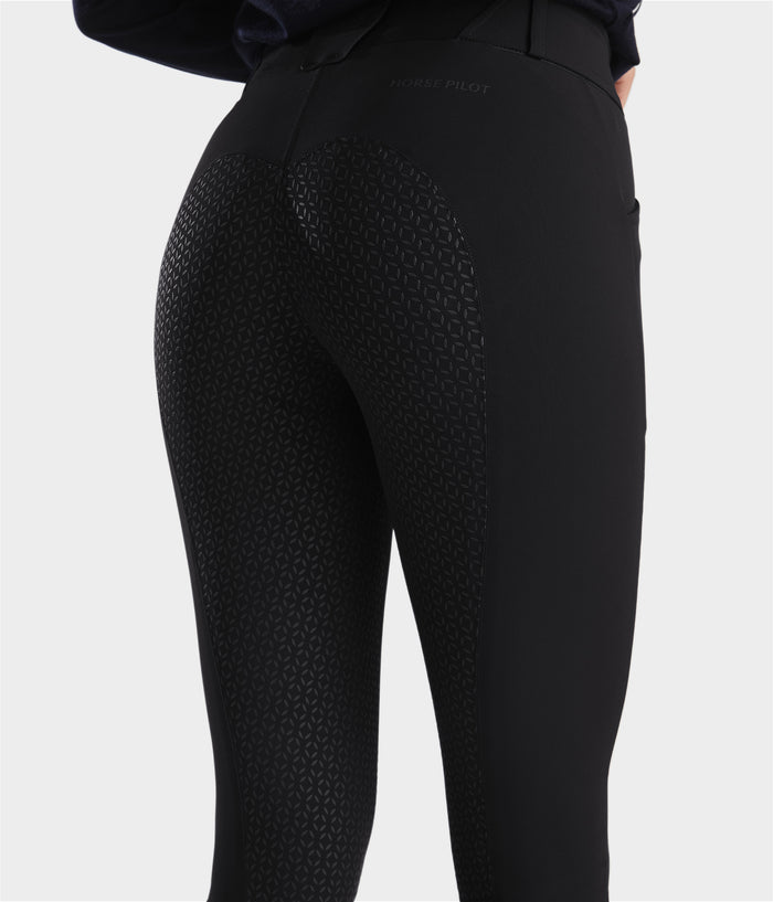 Black / 32